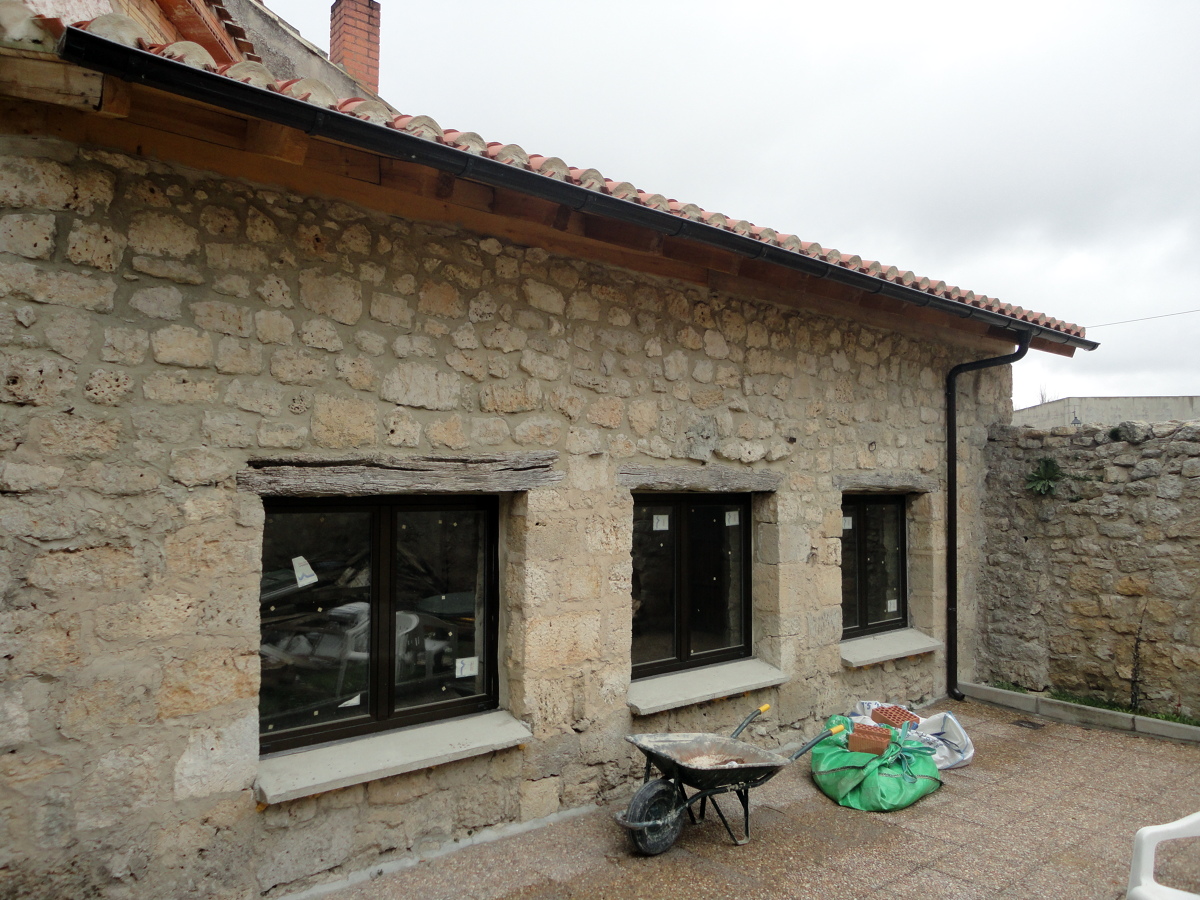 RECONSTRUCCION PAJAR CAIDO AHORA MERENDERO