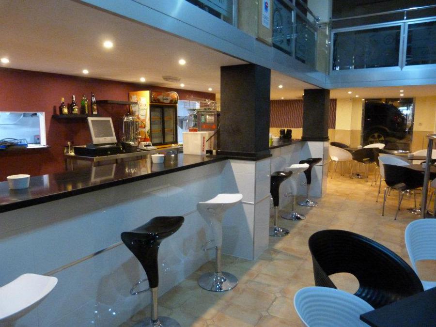 reforma bar en aguadulce