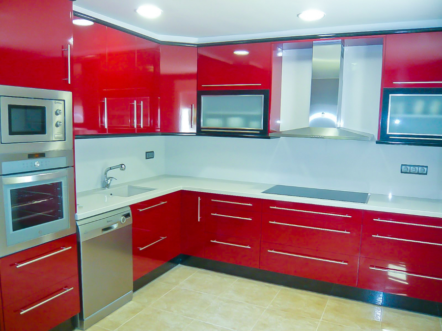 Reforma cocina roja Majadahonda
