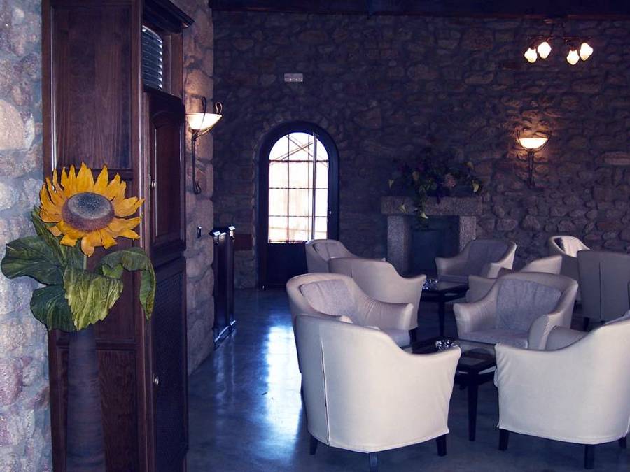 REFORMA DE ALMAZARA PARA USO DE RESTAURANTE EN ACEBO (CACERES)