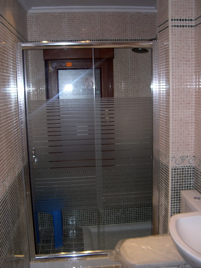 REFORMA DE BAÑO CON MAMPARA