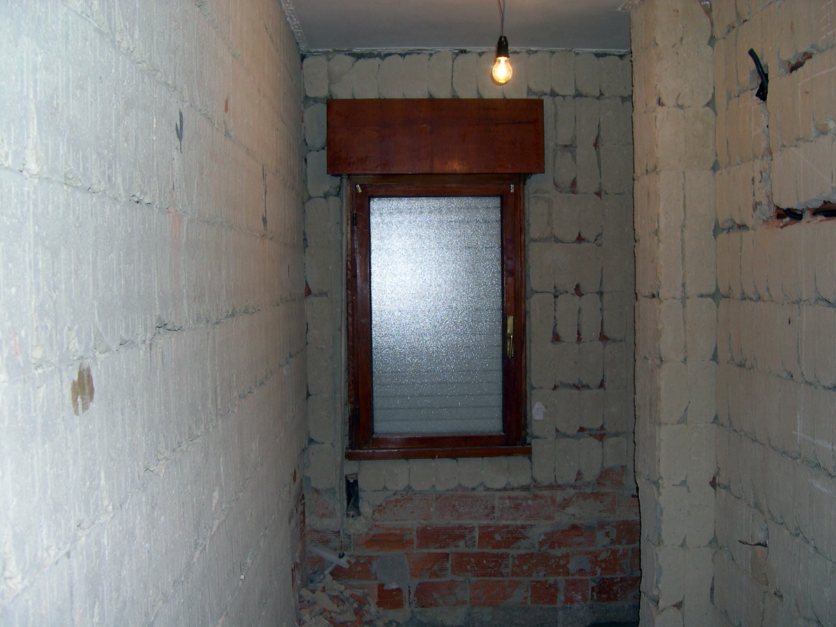 REFORMA DE BAÑO Y VENTANA DEL MISMO