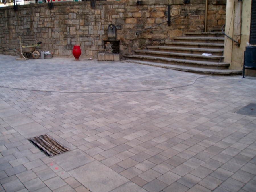 Reforma de calles peatonales y plazas.