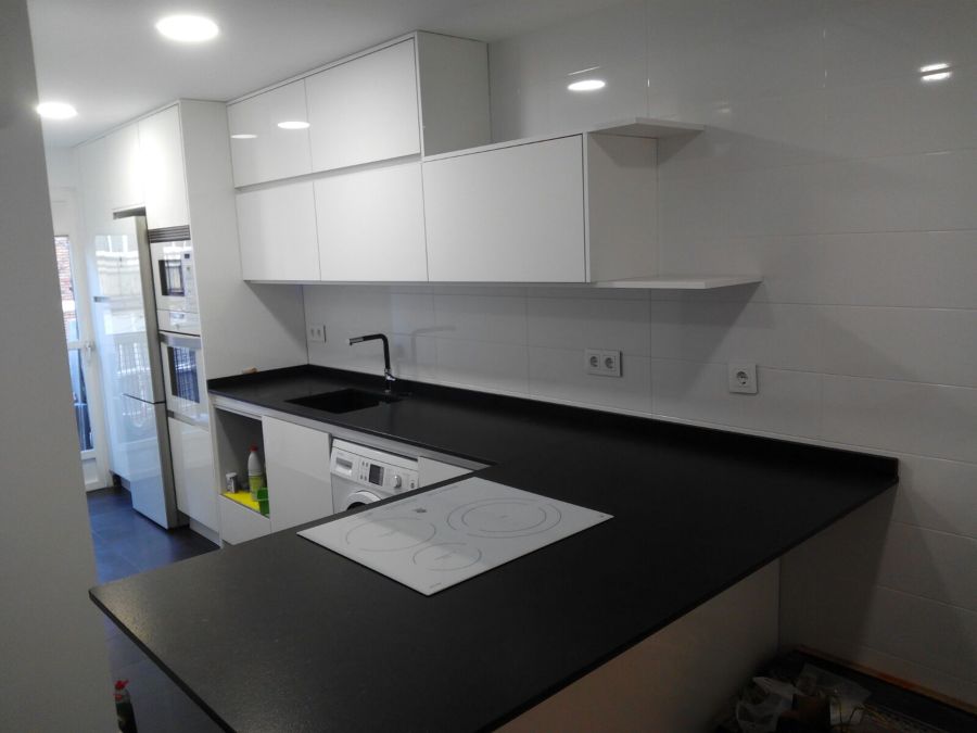 Mobiliario de cocina,en cristal alto brillo