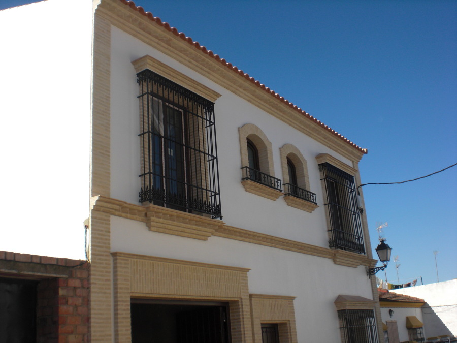 REFORMA DE FACHADA PRINCIPAL