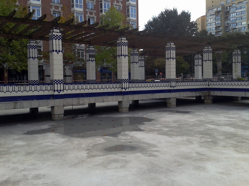 REFORMA DE FUENTE DE PLAZA DE BEGOÑA