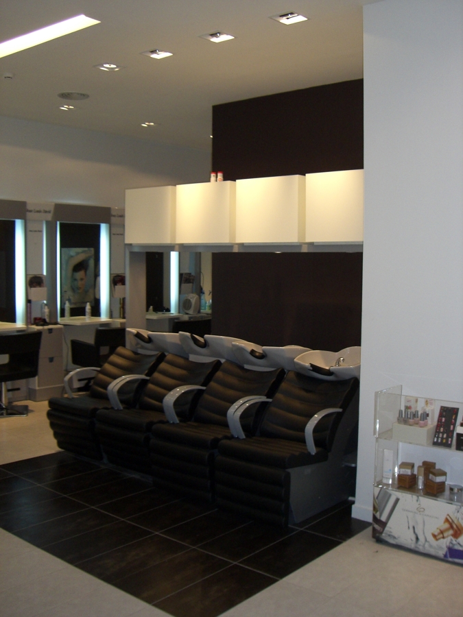 REFORMA DE LOCAL PARA USO DE PELUQUERIA EN IRUN (GUIPUZCOA)