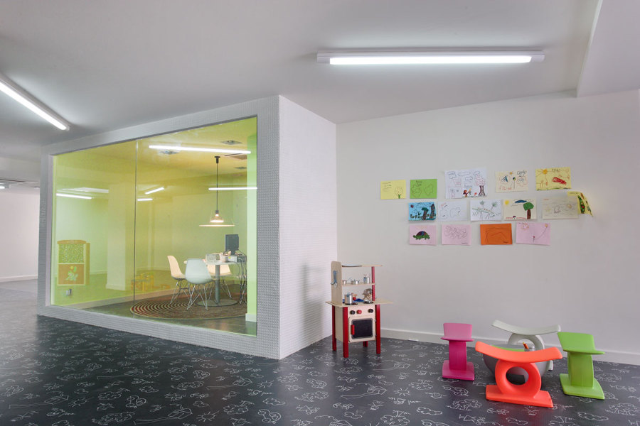 Reforma de oficina: zona de juegos infantil