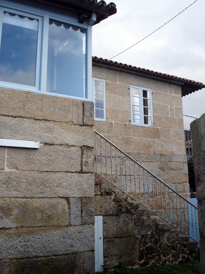 Reforma de vivienda unifamiliar preexistente en Aldán, Pontevedra.