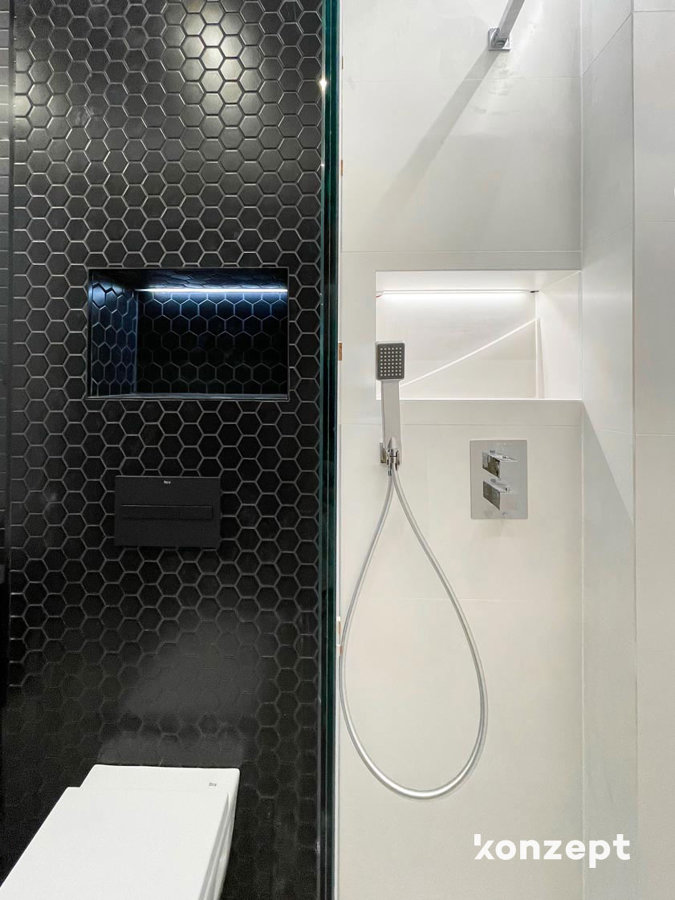 Detalle hornacinas baño iluminadas