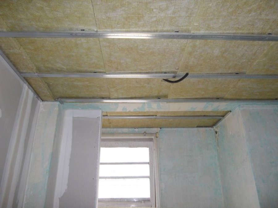 Aislamiento de falso techo de pladur