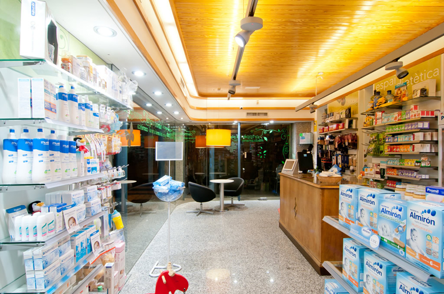 reforma interior de Farmacia Planas
