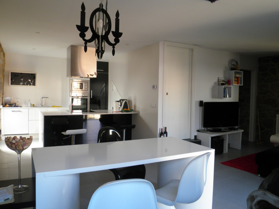 Reforma interior de vivienda unifamiliar preexistente en Coia, Vigo.