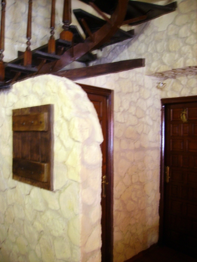 REFORMA MESON CON PANELES DE POLIESTER