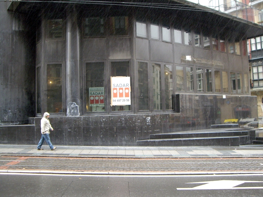 Reforma oficina Can plaza circular de Bilbao.