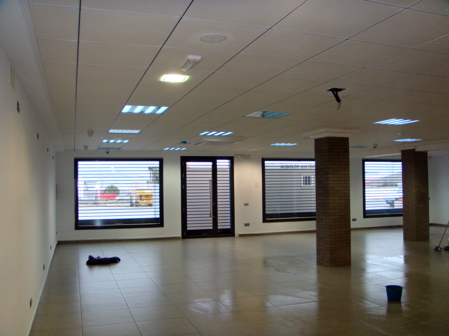 REFORMA OFICINAS Y EXPOSICIÓN