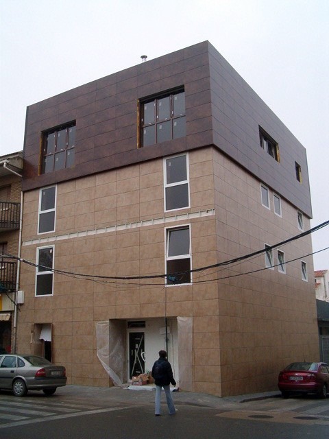 REFORMA PARA VIVIENDA Y CENTRO MEDICO