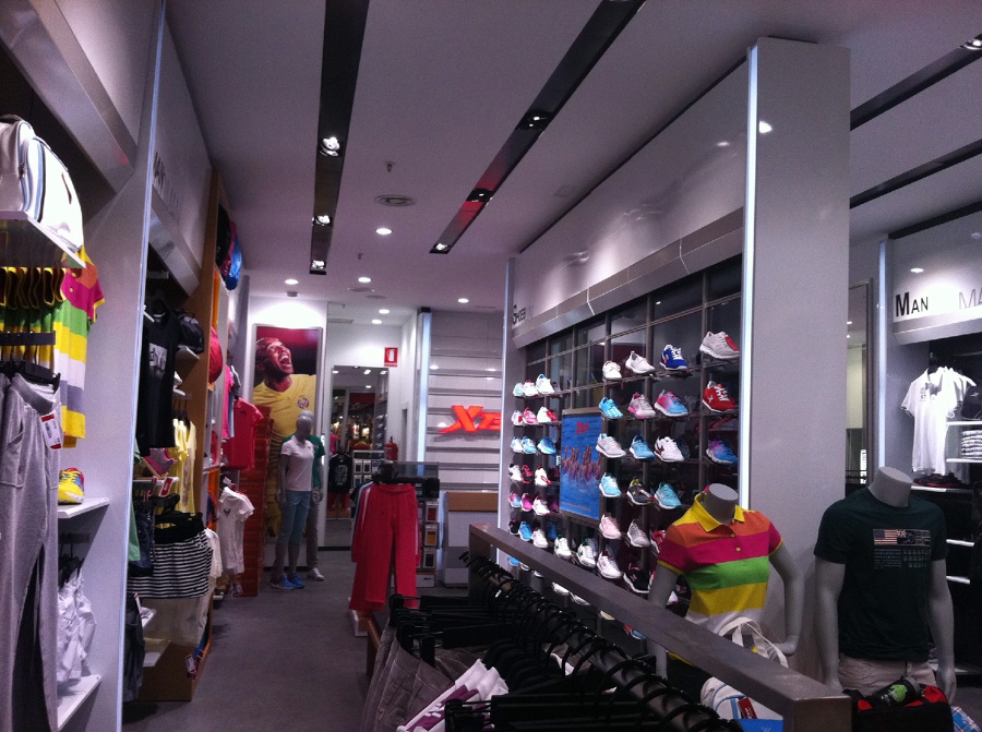 Reforma tienda Xtep cc Aljub finalizada interior