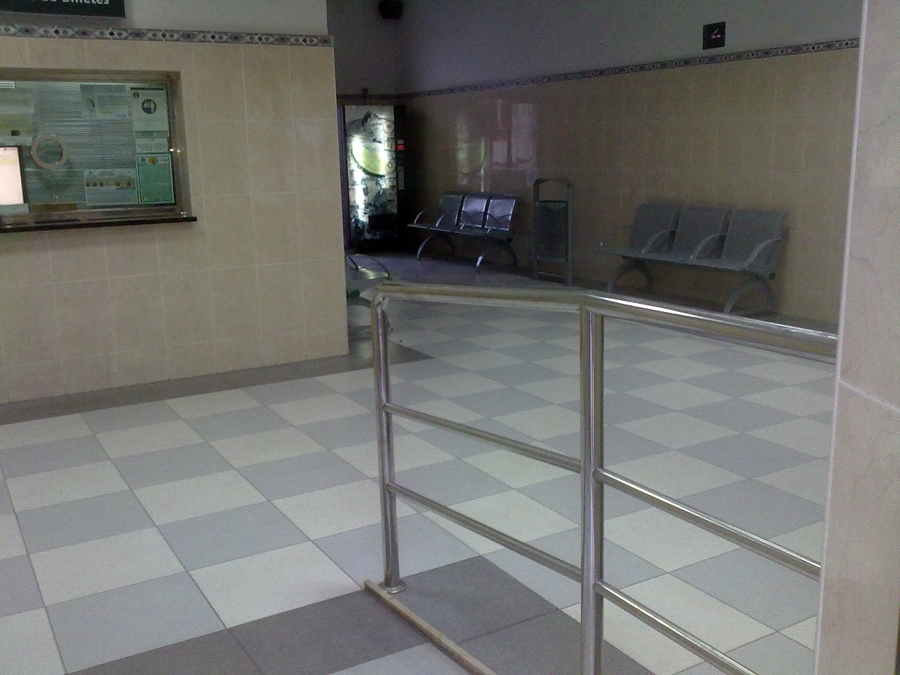 Reformado de Sala espera de la estación de Adif en Caspe