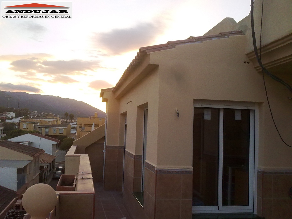 REFORMAS Y AMPLIACIONES DE VIVIENDAS