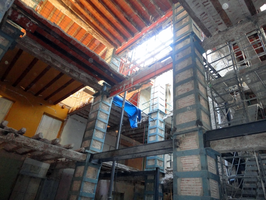 Refuerzo de estructura metálica.