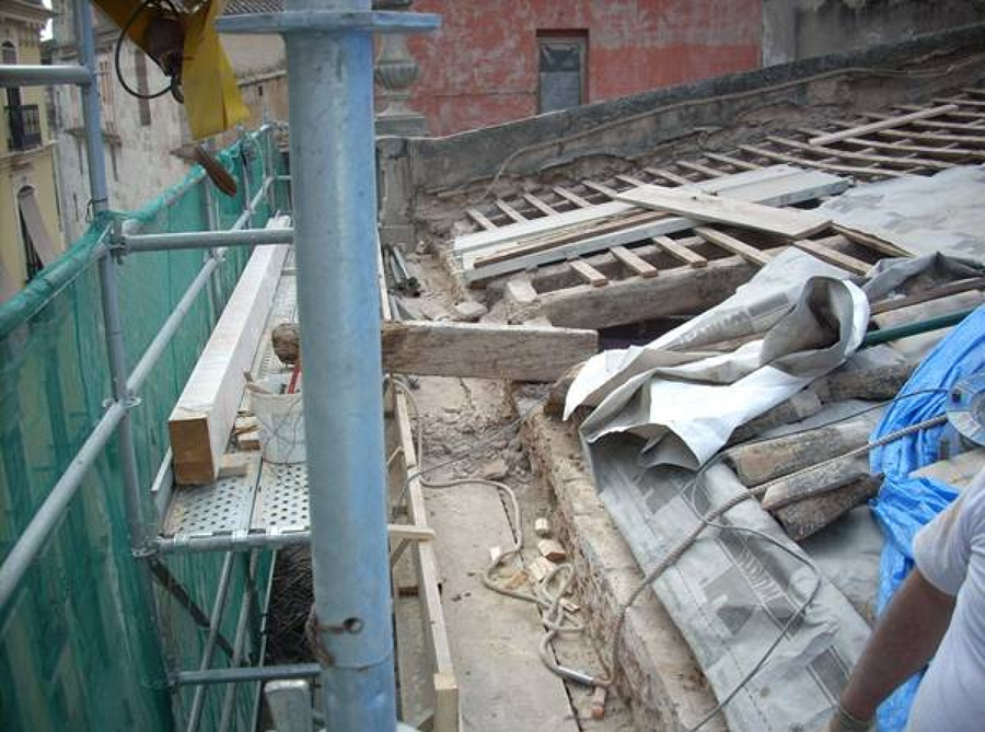 Refuerzo de estructura y sustitución de cubierta