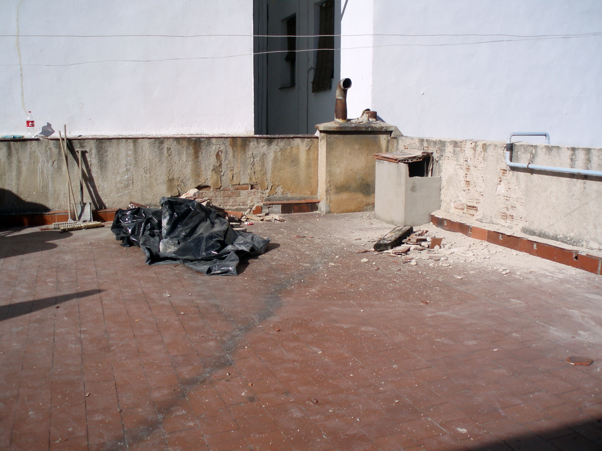 Rehabilitación cubierta, petos y patios.
