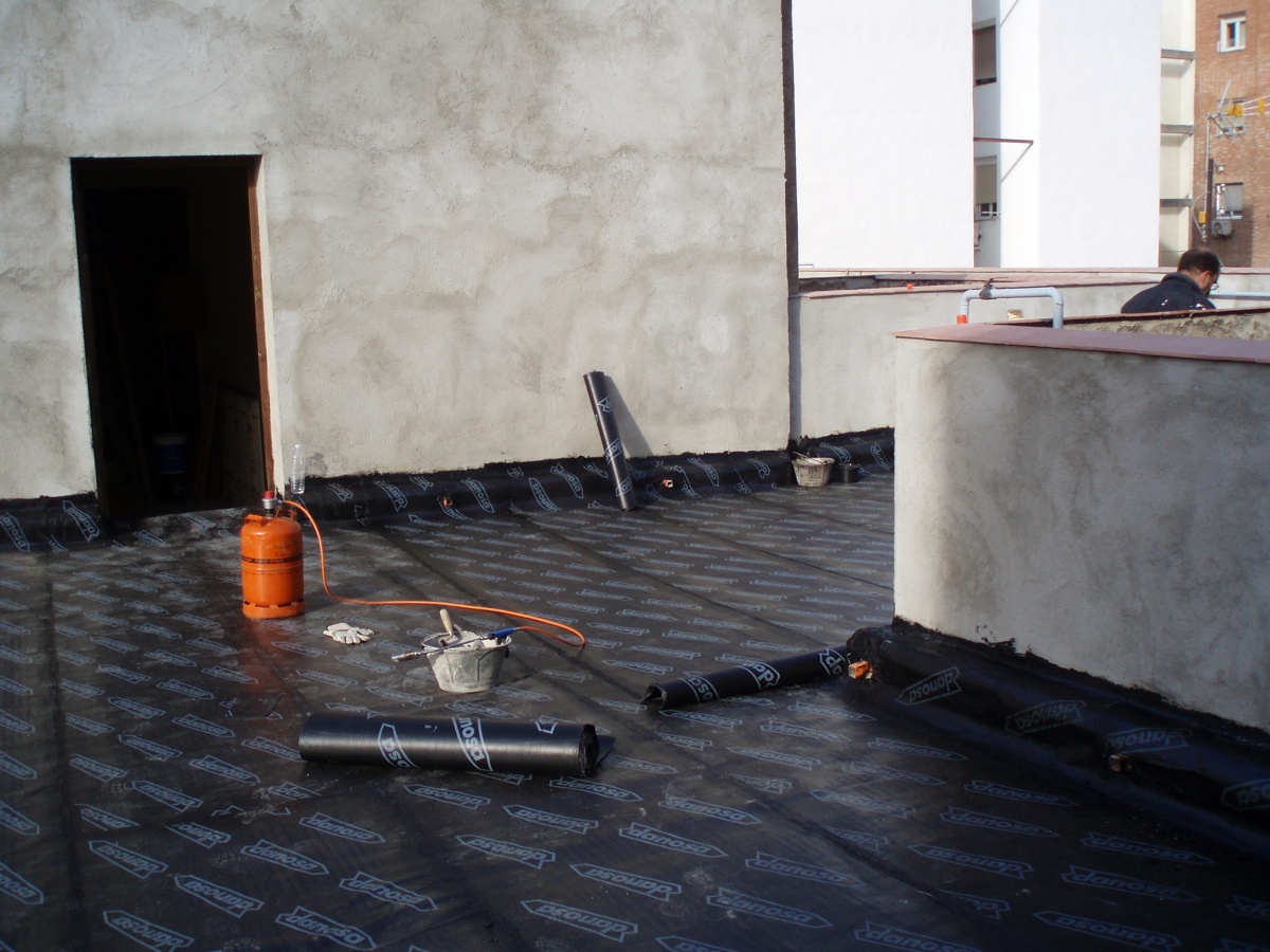 Rehabilitación cubierta, petos y patios.