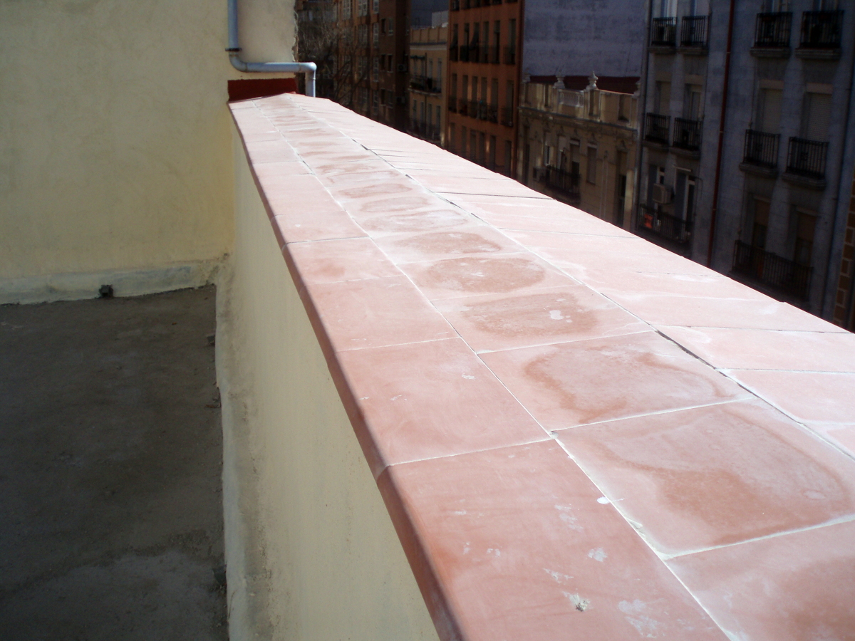 Rehabilitación cubierta, petos y patios.