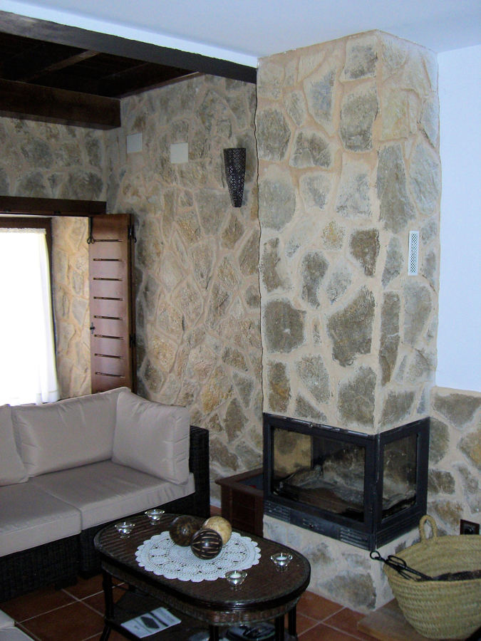 REHABILITACION DE CUADRA PARA USO DE VIVIENDA UNIFAMILIAR EN LA ANGOSTURA DE TORMES (AVILA)