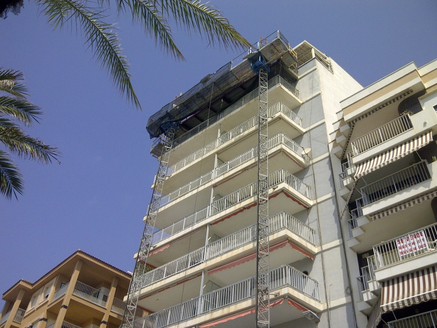 rehabilitación de cubierta de edificio en Torrevieja