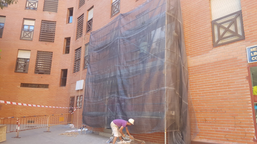 Rehabilitación de Fachada durante con andamio europeo