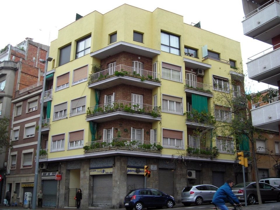 Rehabilitación de fachada y construcción de planta superior