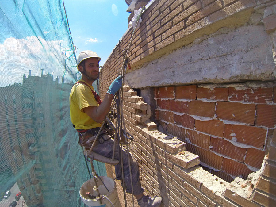 Rehabilitación de Ladrillo en Fachada