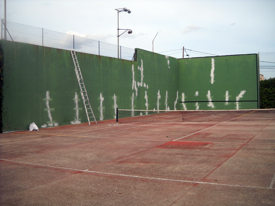 rehabilitacion y pintura pista de tenis