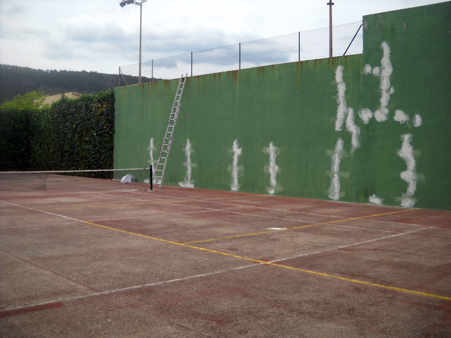 rehabilitacion y pintura pista de tenis