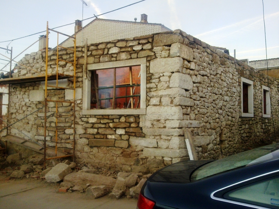 Rehabilitando antigua casa de pueblo en Zamora