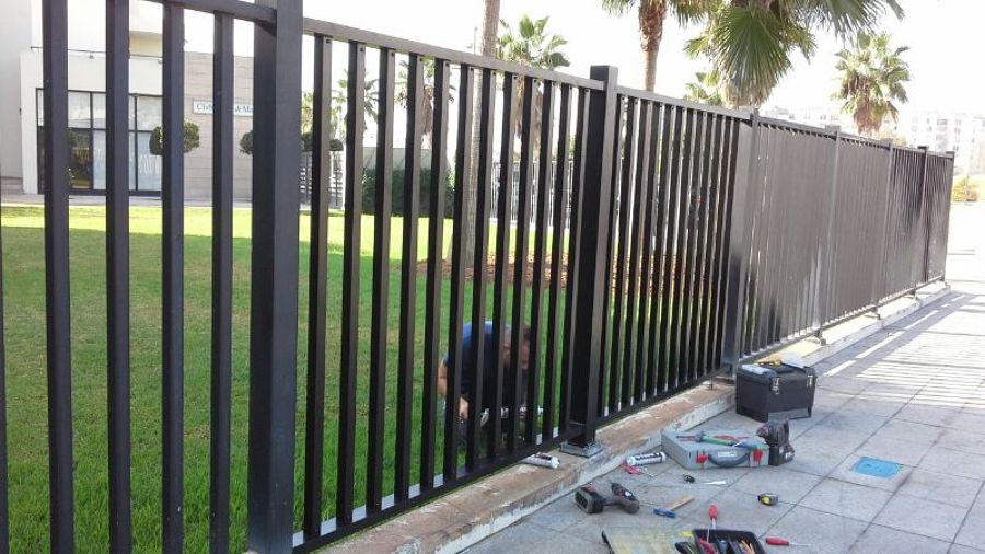 Reja en aluminio lacado en Negro