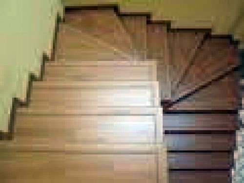 Remate de escalera de madera 