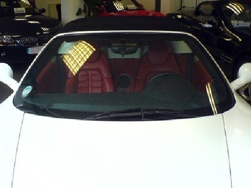 Reparacion de arañazo en Ferrari.