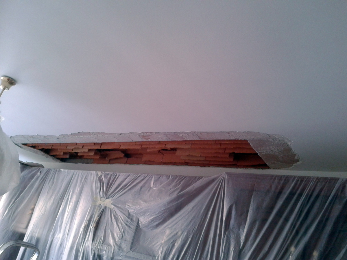 REPARACIÓN DE DESPRENDIMIENTO DEL TECHO