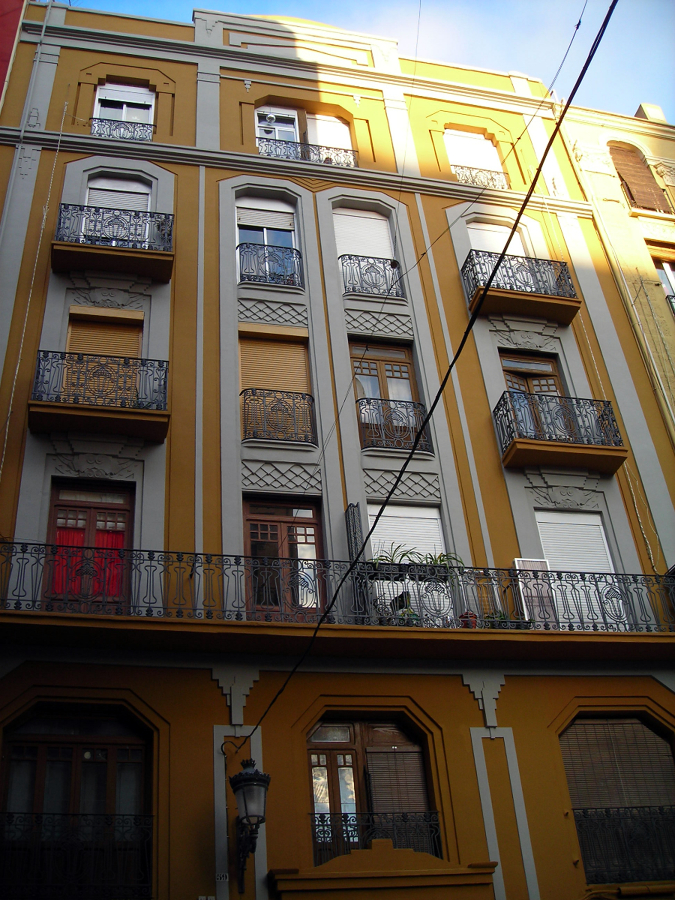 Reparación de fachada protegida. Calle Cádiz. Valencia.