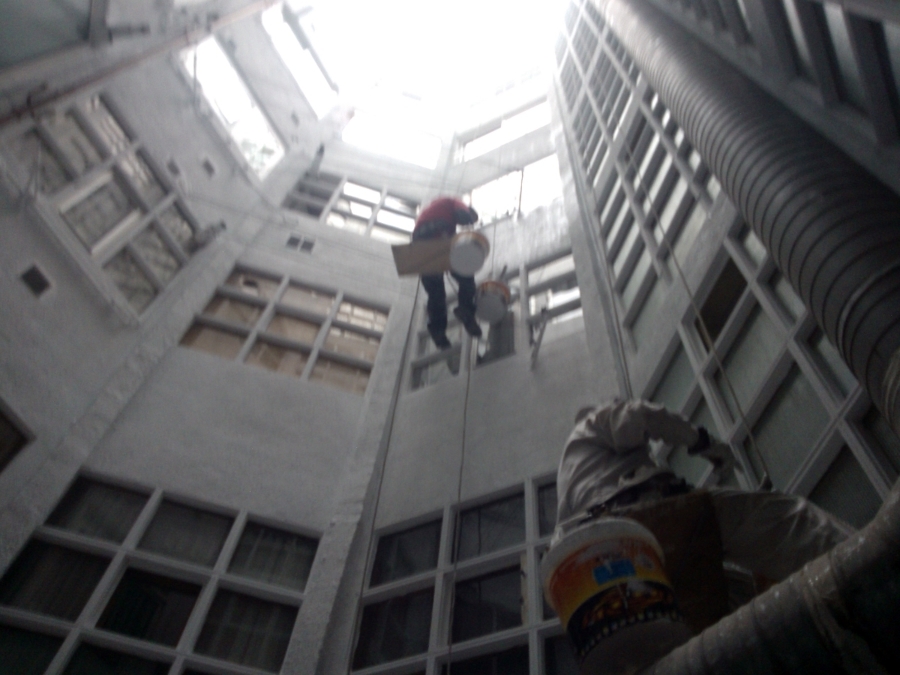 REPARACION DE GRIETAS DEL  PATIOS INTERIOR...