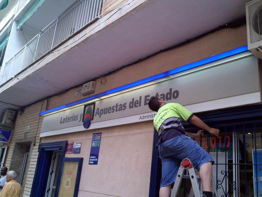 REPARACION DE ROTULO LUMINOSO