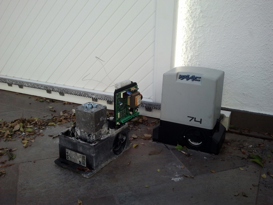 reparación, sustitución e instalación de motores para puertas