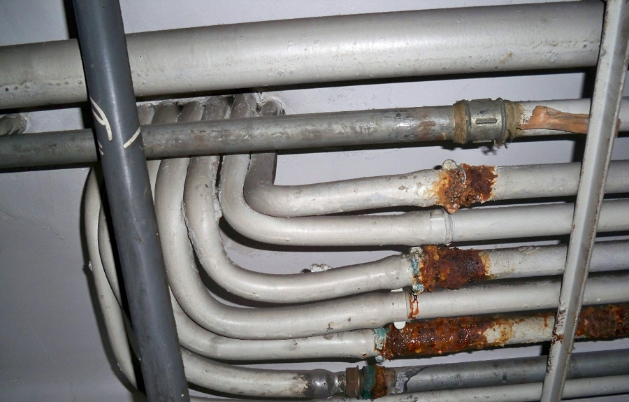 REPARACION Y CAMBIO DE MONTANTES DE AGUA - BATERIAS