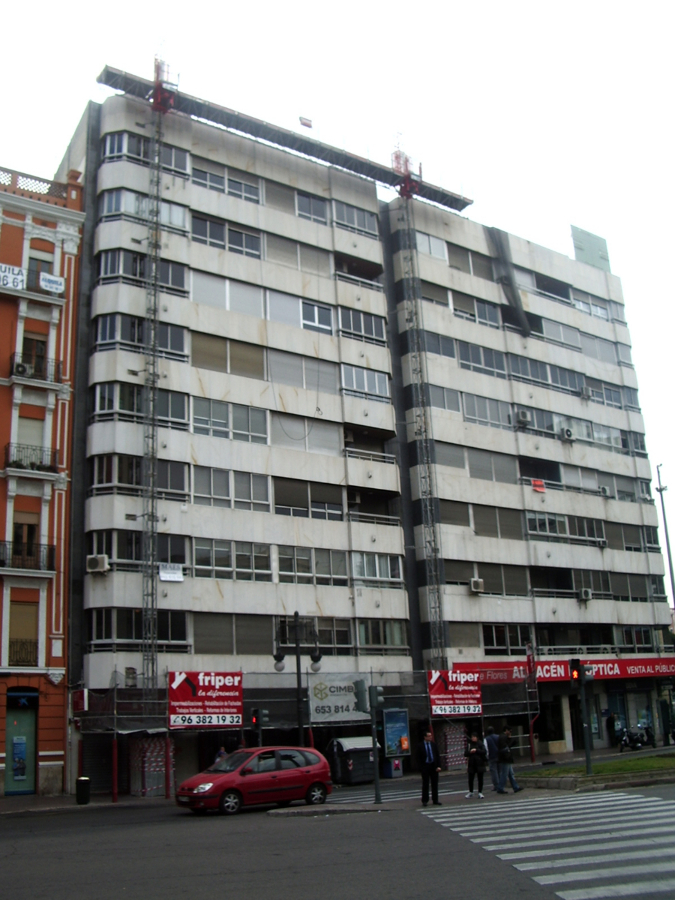 Reparación y fijación de placas de mármol Pza. España. Valencia. 