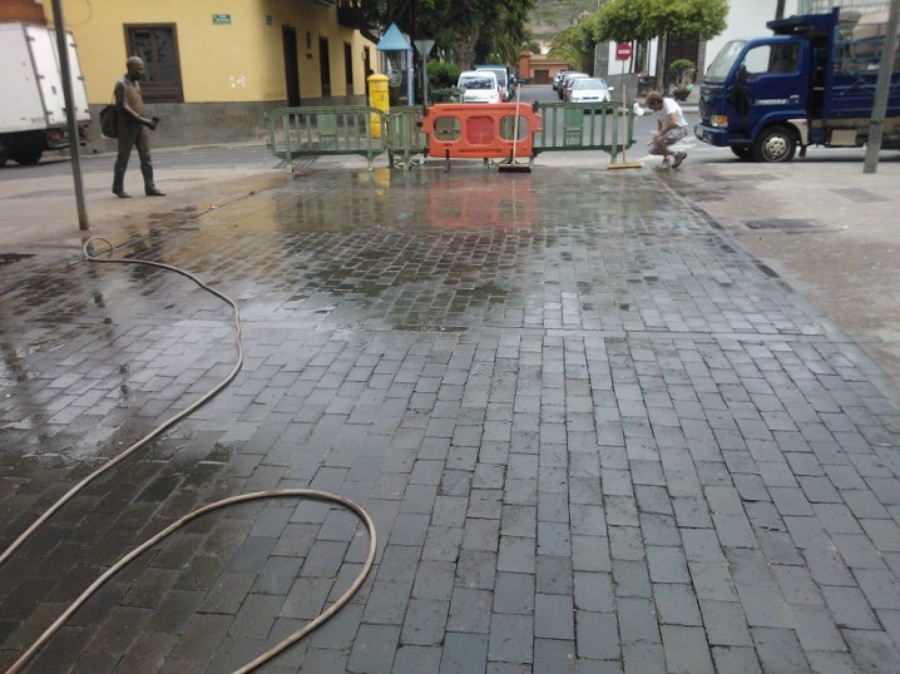 Repavimentación de calle con adoquines Tegueste