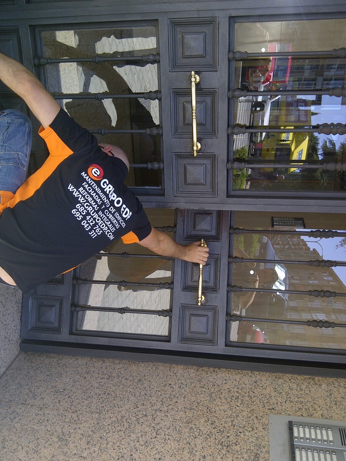 REPOSICION DE MANILLONES COMUNIDADES. 