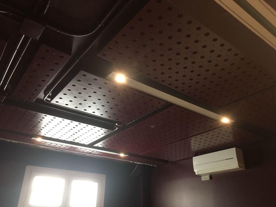Paneles Perforados en Escuela de música fabricados por DBBASICO